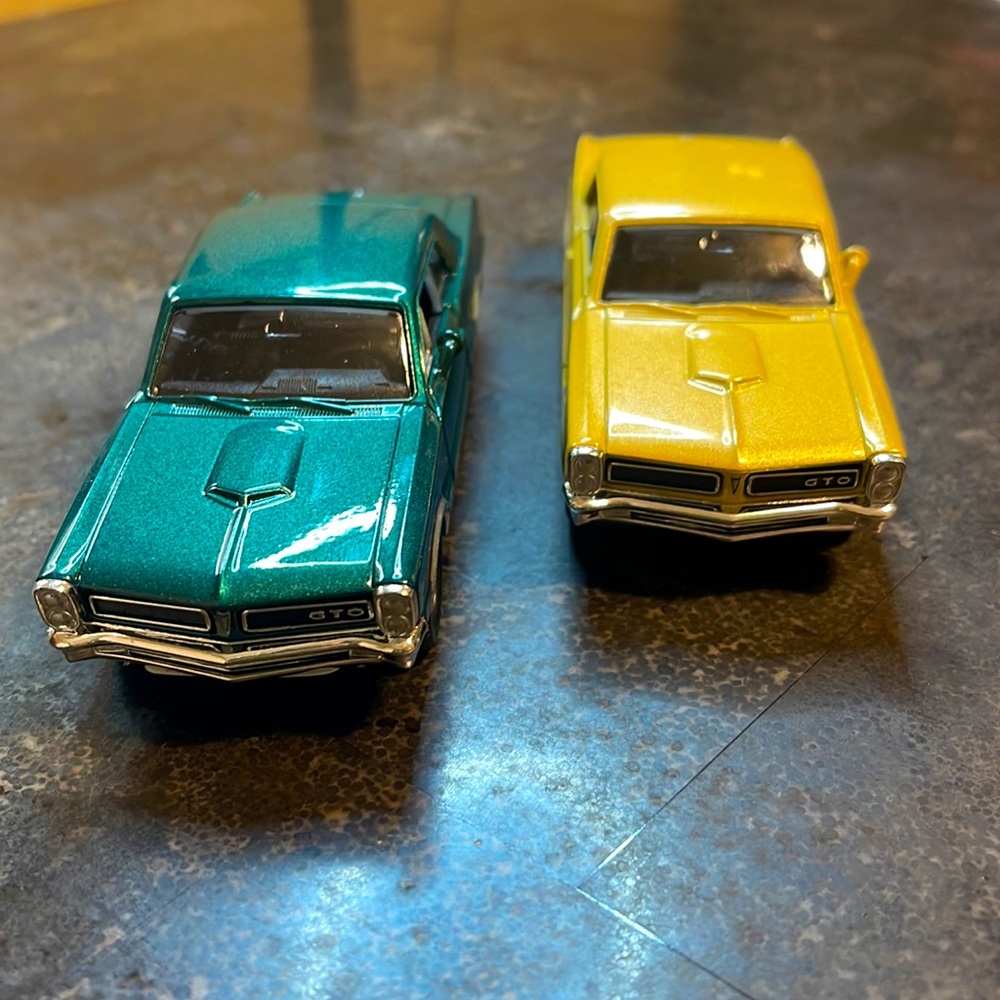 💚💛 (2) 1965 Pontiac GTO 💛💚